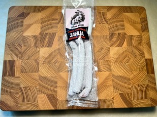 СНАПСЫ гренки бекон: Колбаски сыровяленые Mini Fuet 