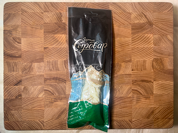 Сыр 100 гр ГОРНЫЙ СЫРОВАР (Косичка с укропом и чесноком) в Люберцах