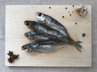 Другие закуски: Вобла вяленая астраханская средняя